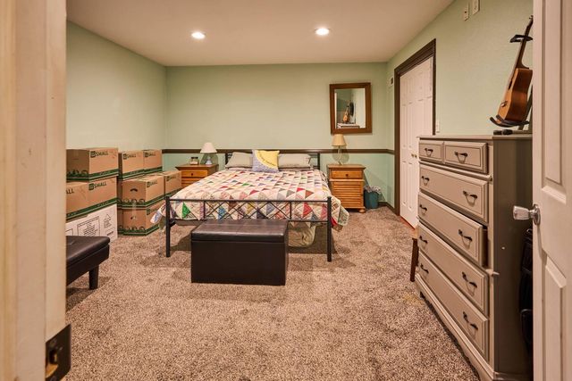 1560 Co Rd 5570, Willow Springs, MO 65793