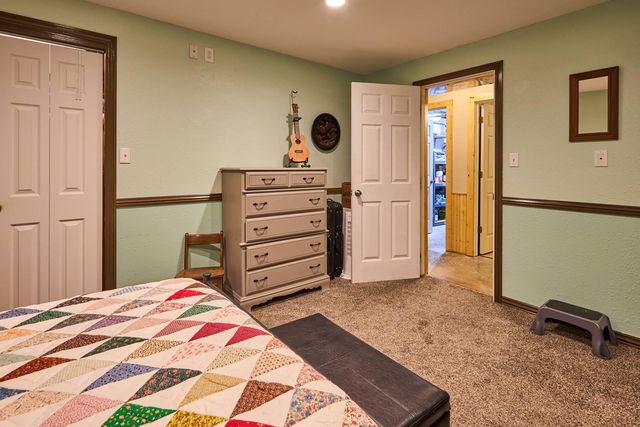 1560 Co Rd 5570, Willow Springs, MO 65793