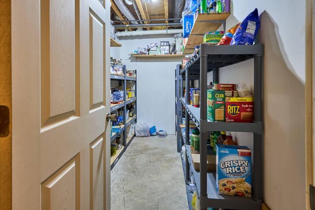 1560 Co Rd 5570, Willow Springs, MO 65793