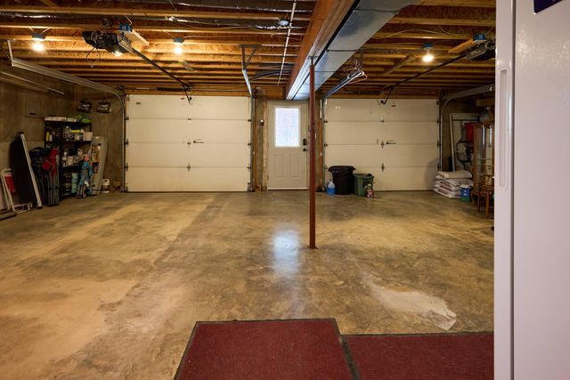 1560 Co Rd 5570, Willow Springs, MO 65793