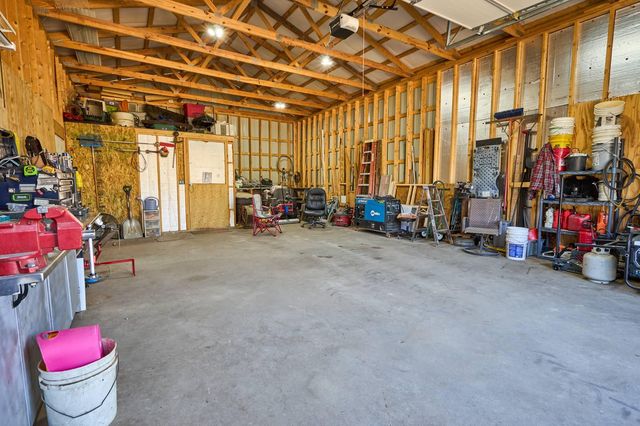 1560 Co Rd 5570, Willow Springs, MO 65793