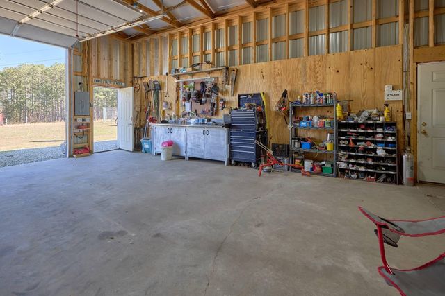 1560 Co Rd 5570, Willow Springs, MO 65793