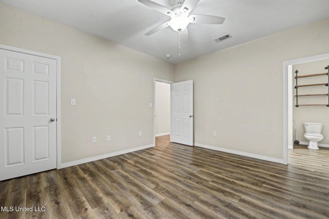 2705 N 11th Street, Ocean Springs, MS 39564