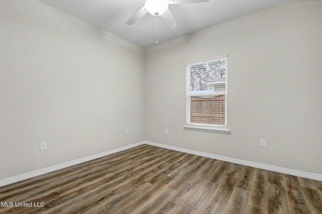 2705 N 11th Street, Ocean Springs, MS 39564