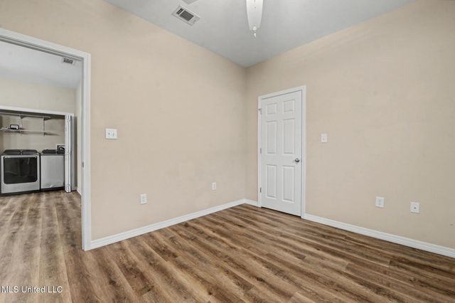 2705 N 11th Street, Ocean Springs, MS 39564