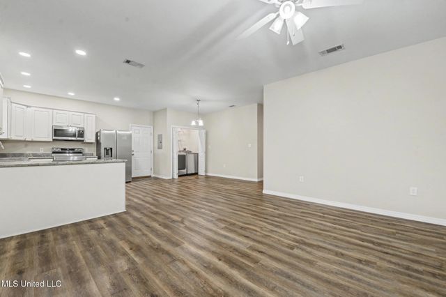 2705 N 11th Street, Ocean Springs, MS 39564