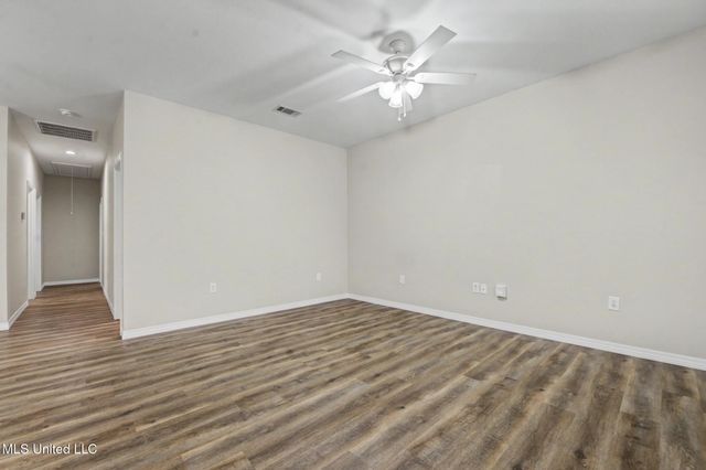 2705 N 11th Street, Ocean Springs, MS 39564