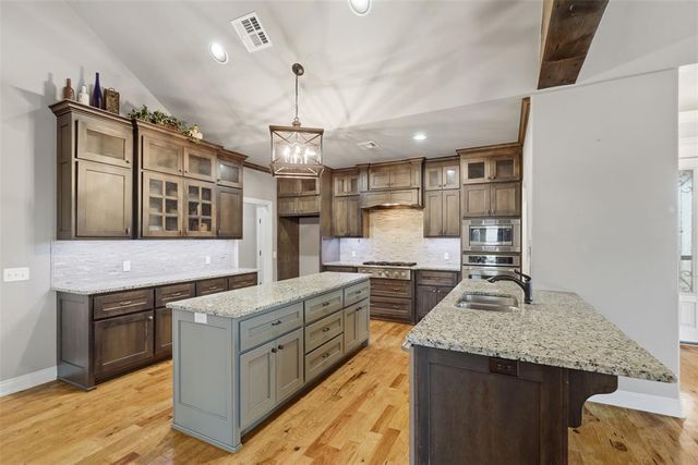 19536 Rambling Creek Drive, Edmond, OK 73012