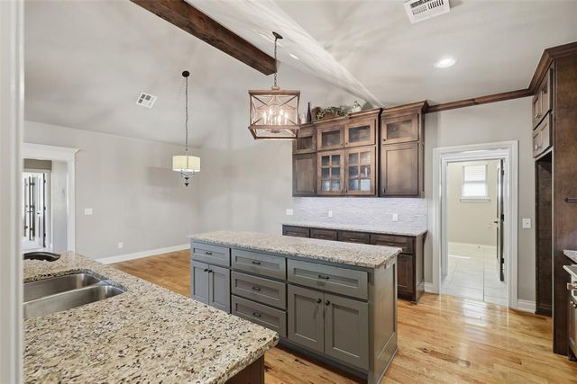 19536 Rambling Creek Drive, Edmond, OK 73012
