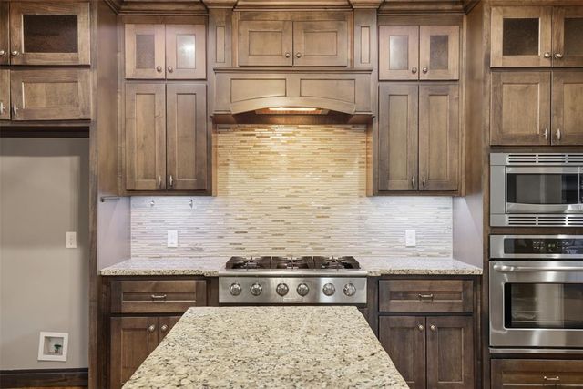 19536 Rambling Creek Drive, Edmond, OK 73012
