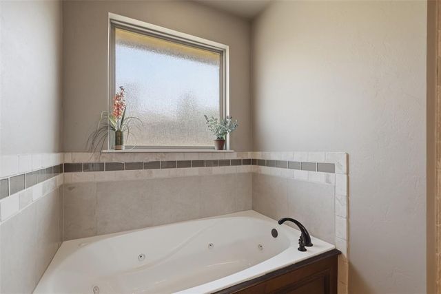 19536 Rambling Creek Drive, Edmond, OK 73012