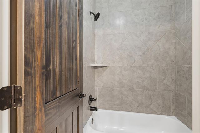 19536 Rambling Creek Drive, Edmond, OK 73012