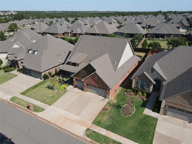 19536 Rambling Creek Drive, Edmond, OK 73012