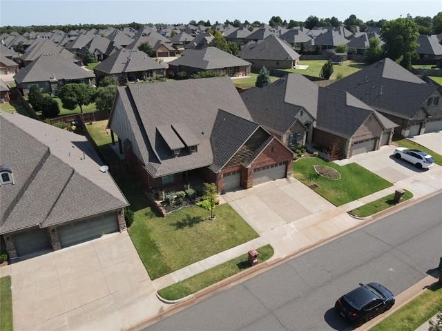 19536 Rambling Creek Drive, Edmond, OK 73012