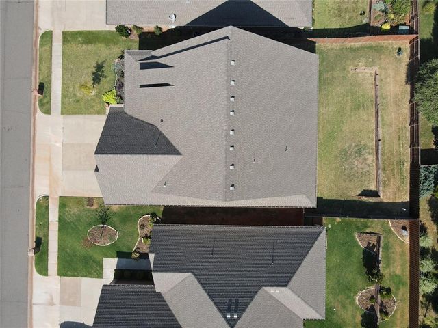 19536 Rambling Creek Drive, Edmond, OK 73012