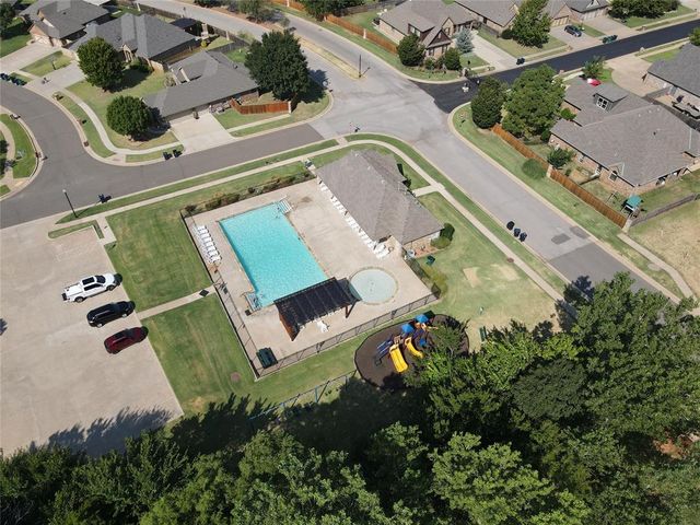 19536 Rambling Creek Drive, Edmond, OK 73012