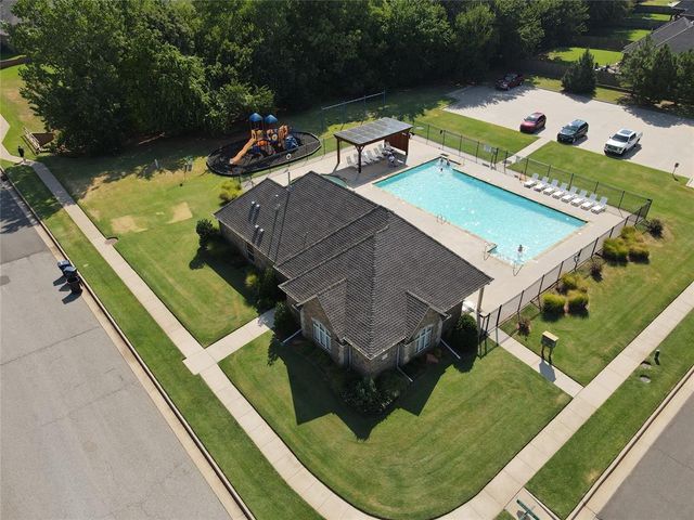 19536 Rambling Creek Drive, Edmond, OK 73012