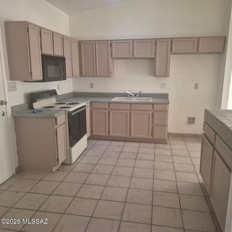 100 Calle Chiapas, Rio Rico, AZ 85648