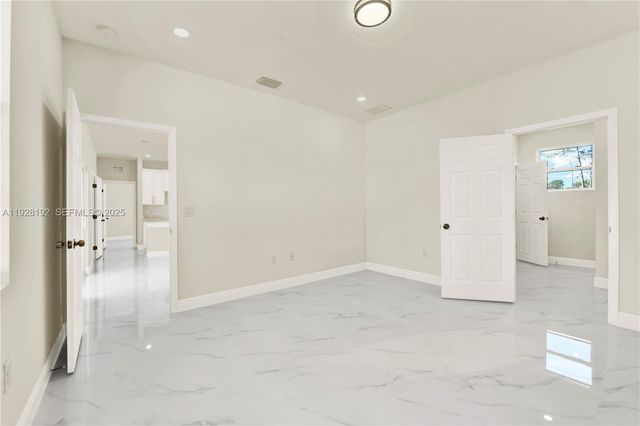 2910 Flora Ave N, Lehigh Acres, FL 33971