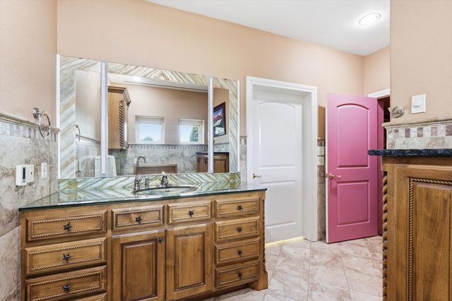 2200 Winthrop Hill Road, Denton, TX 76226