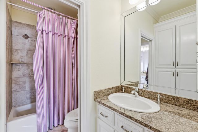 2200 Winthrop Hill Road, Denton, TX 76226