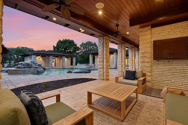 2200 Winthrop Hill Road, Denton, TX 76226