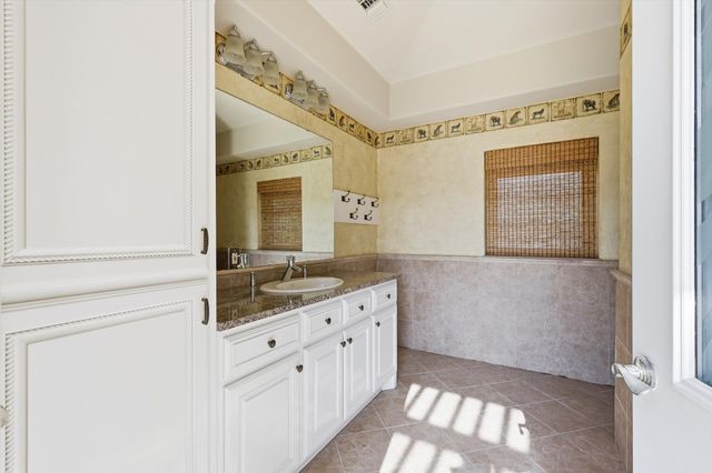 2200 Winthrop Hill Road, Denton, TX 76226