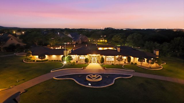 2200 Winthrop Hill Road, Denton, TX 76226