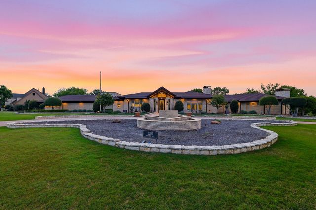 2200 Winthrop Hill Road, Denton, TX 76226