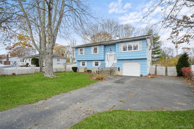 21 Lama Drive, Shirley, NY 11967