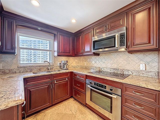 328 N Ocean Blvd 1005, Pompano Beach, FL 33062