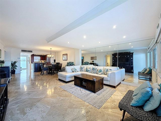 328 N Ocean Blvd 1005, Pompano Beach, FL 33062