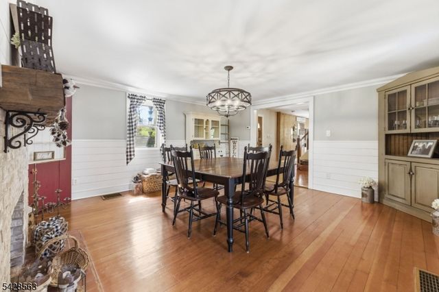 33 Mt Lebanon Rd, Lebanon Twp., NJ 07865