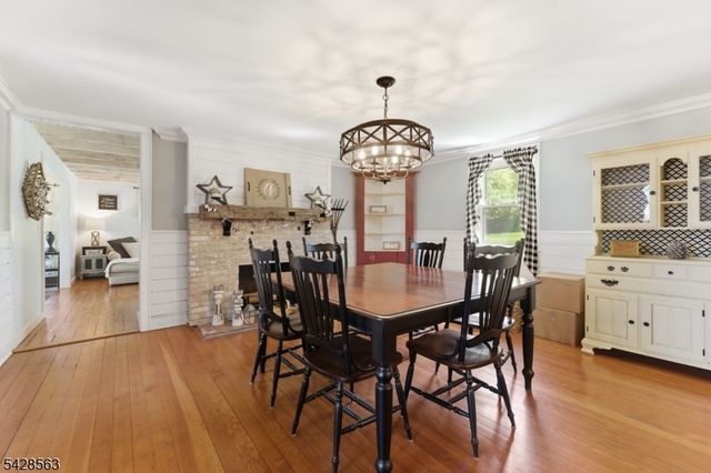 33 Mt Lebanon Rd, Lebanon Twp., NJ 07865