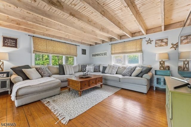33 Mt Lebanon Rd, Lebanon Twp., NJ 07865