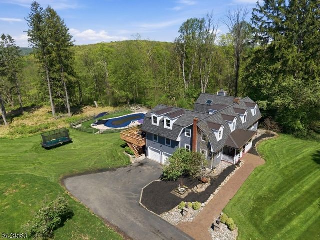 33 Mt Lebanon Rd, Lebanon Twp., NJ 07865
