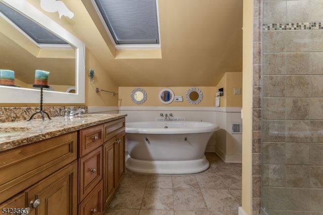 33 Mt Lebanon Rd, Lebanon Twp., NJ 07865
