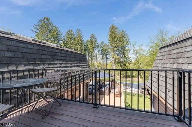 33 Mt Lebanon Rd, Lebanon Twp., NJ 07865