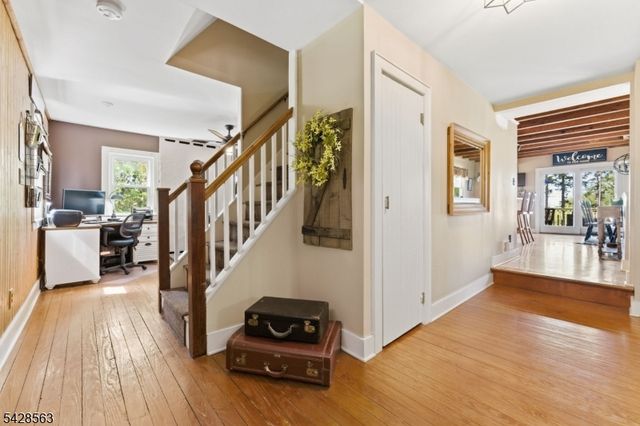33 Mt Lebanon Rd, Lebanon Twp., NJ 07865