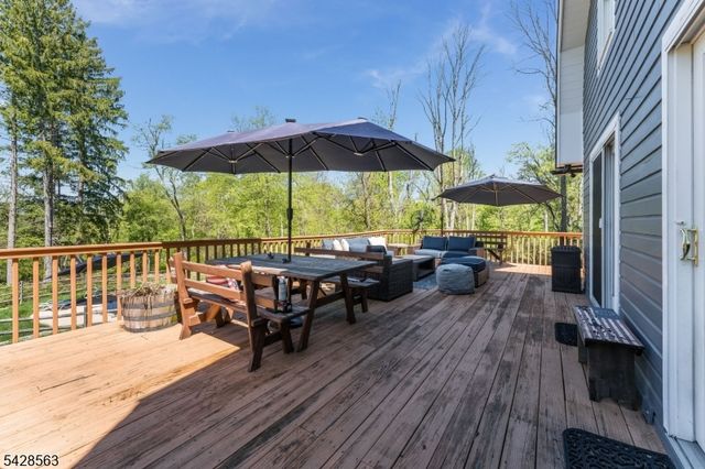 33 Mt Lebanon Rd, Lebanon Twp., NJ 07865