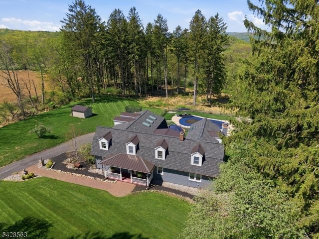 33 Mt Lebanon Rd, Lebanon Twp., NJ 07865