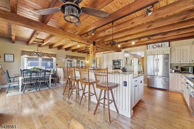 33 Mt Lebanon Rd, Lebanon Twp., NJ 07865