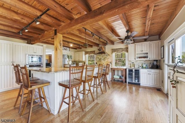 33 Mt Lebanon Rd, Lebanon Twp., NJ 07865
