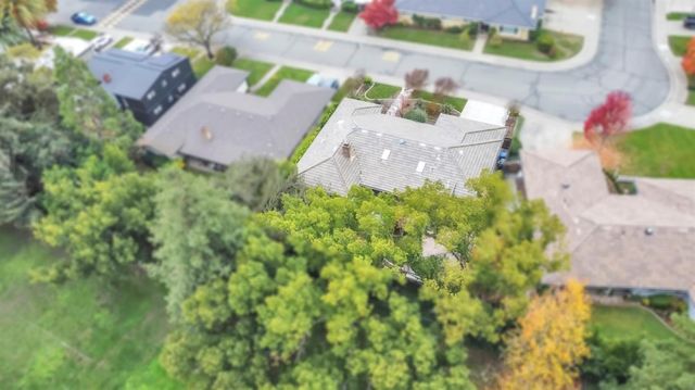 61 Saratoga Cir, Sacramento, CA 95864