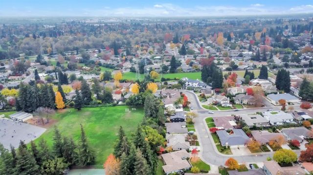 61 Saratoga Cir, Sacramento, CA 95864
