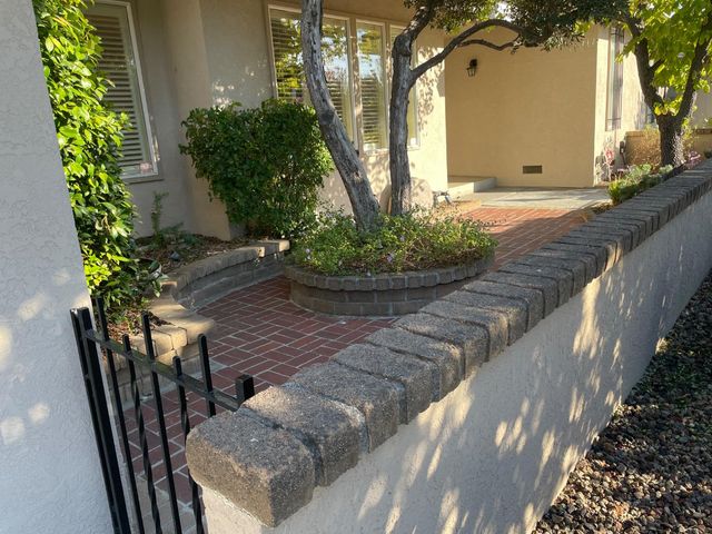 61 Saratoga Cir, Sacramento, CA 95864