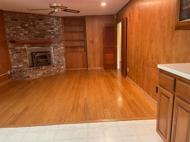 61 Saratoga Cir, Sacramento, CA 95864