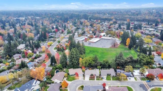 61 Saratoga Cir, Sacramento, CA 95864