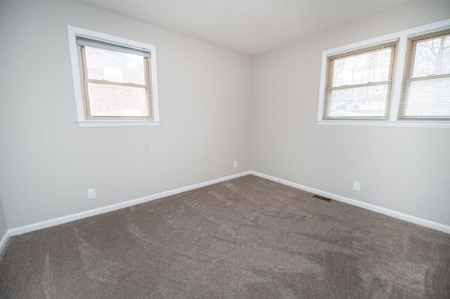 220 Fairhill Dr, Wellford, SC 29385