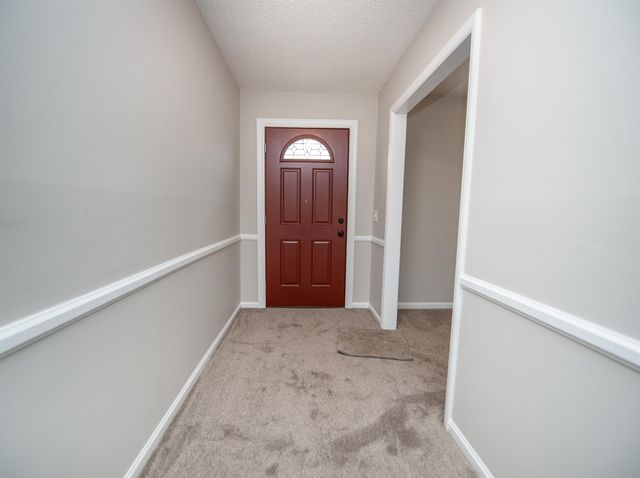 220 Fairhill Dr, Wellford, SC 29385